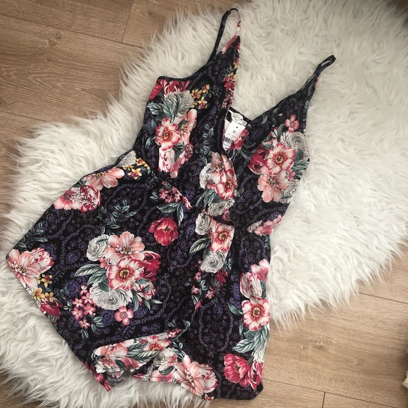 LF Dresses & Skirts - 🌸HOST PICK ☀️LF purple floral wrap romper